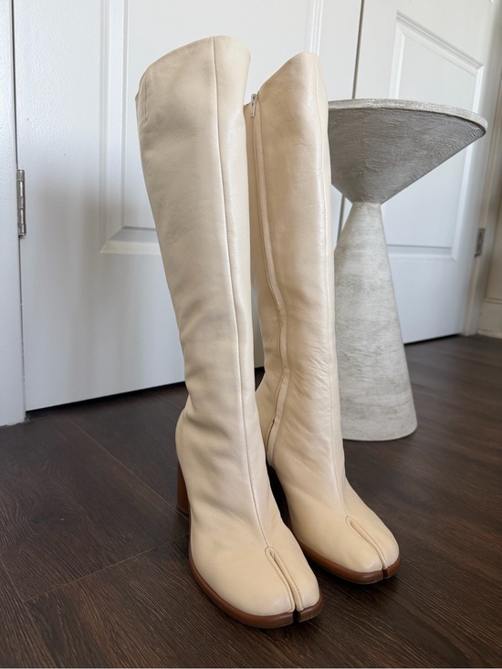 Maison Martin Margiela Shoes - Maison Margiela Tall Cream Tabis Boots